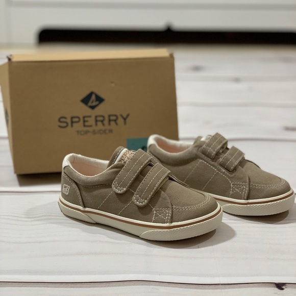 sperry halyard hook & loop boat shoe